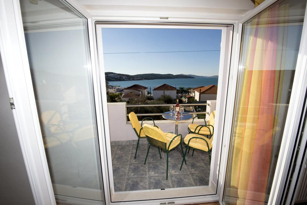 Apartments Meri Trogir Cameră foto